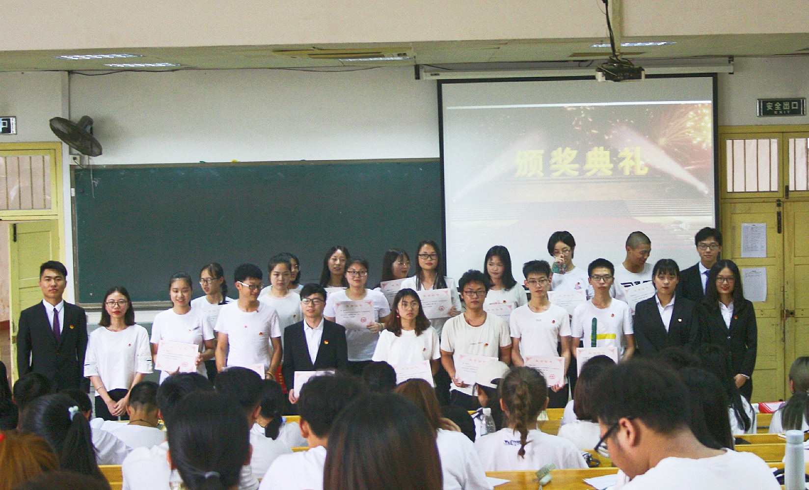 7e53214134ef4ce59fe2151e45e508b8.jpg 7e53214134ef4ce59fe2151e45e508b8.jpg