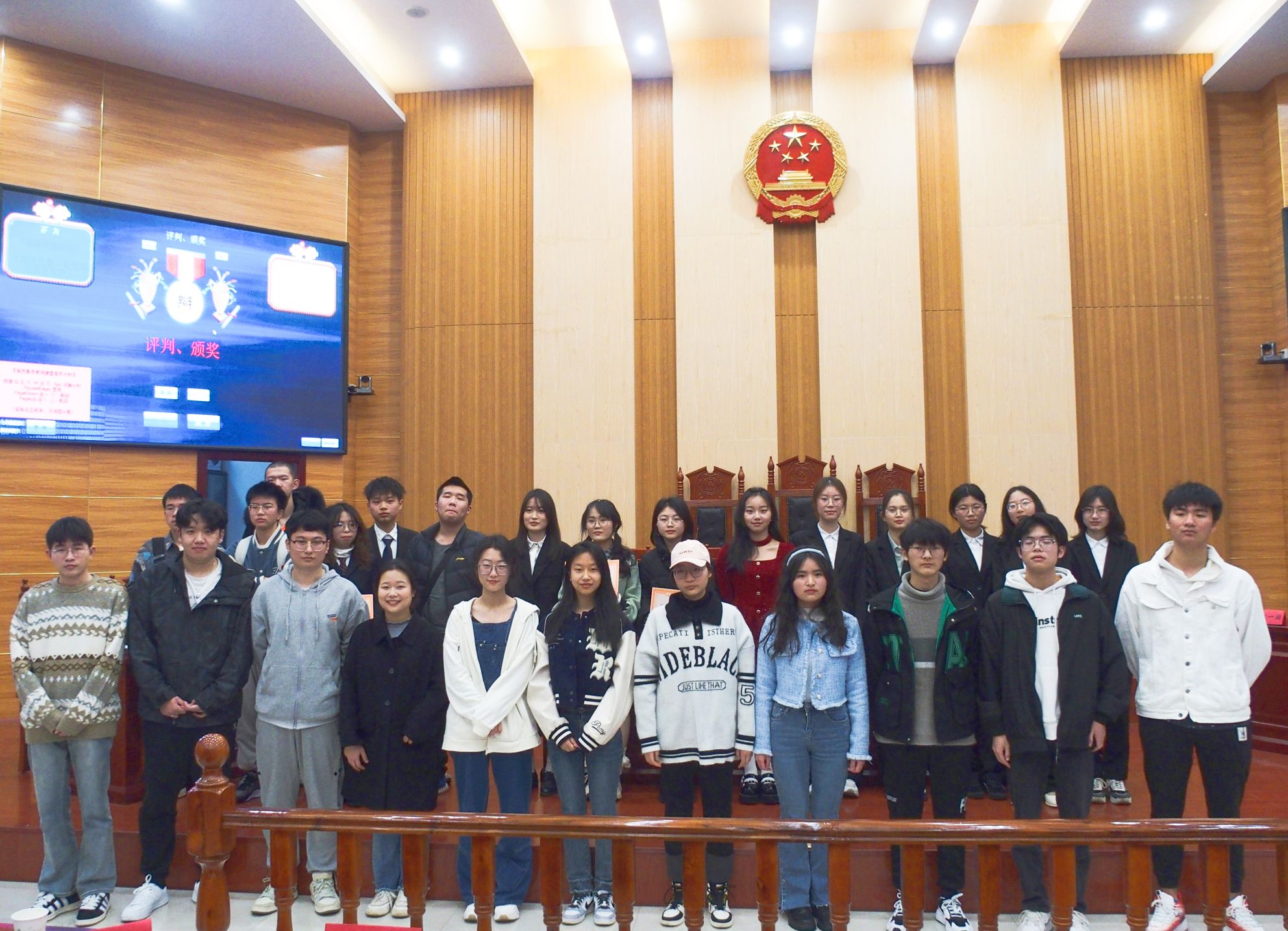 c8c3182f25b74775bf3bc06a1e1796f9.jpg c8c3182f25b74775bf3bc06a1e1796f9.jpg