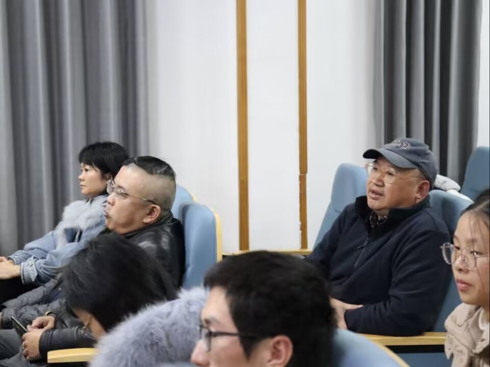 2401efe59e95470b8b04e159f1a994db.jpg 2401efe59e95470b8b04e159f1a994db.jpg